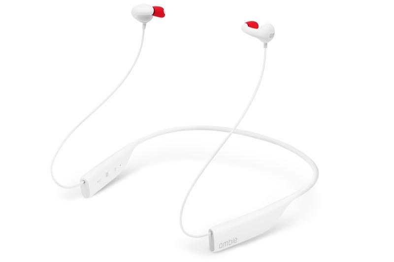 Bluetooth対応のambie wireless earcuffs モンスターボールカラー