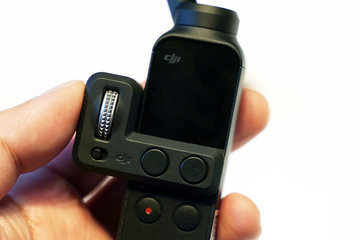 DJI、手のひらサイズでブレずに撮影、スタビライザーカメラ