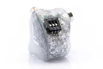 8つの音質が切り替えられるqdcカスタムイヤフォン。10ドライバ「Anole