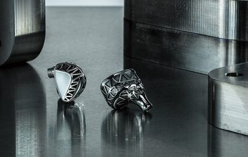 今週末は秋葉原で「ポタフェス」。AKG初披露ヘッドフォン、Unique