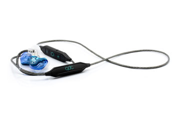 今週末は秋葉原で「ポタフェス」。AKG初披露ヘッドフォン、Unique