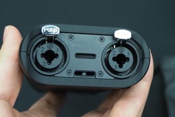 ソニー、XLR入力と可動マイク装備の音楽用レコーダ「PCM-D10」 - AV Watch