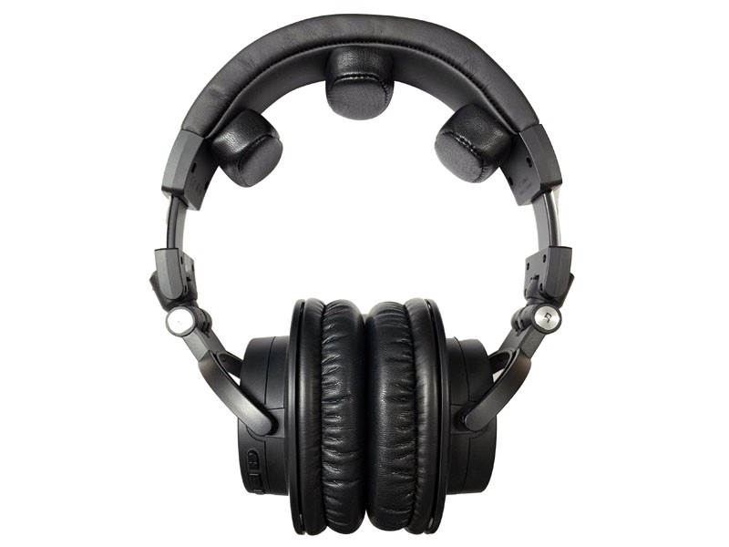 ヘッドフォンレリーフパッド「NUGGETS」を取り付けたところ