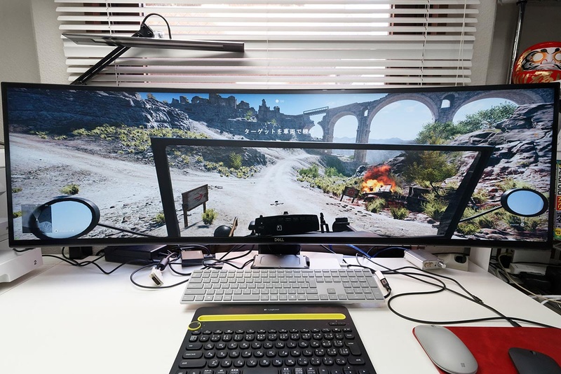 32：9になると車両のピラー全体どころかミラーまで見える。上下の視界の広さはほぼ変わらず