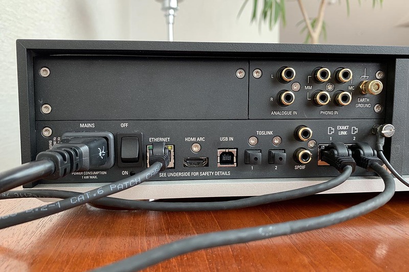 左上の部分に装着する、HDMI端子を持つモジュールが発売予定