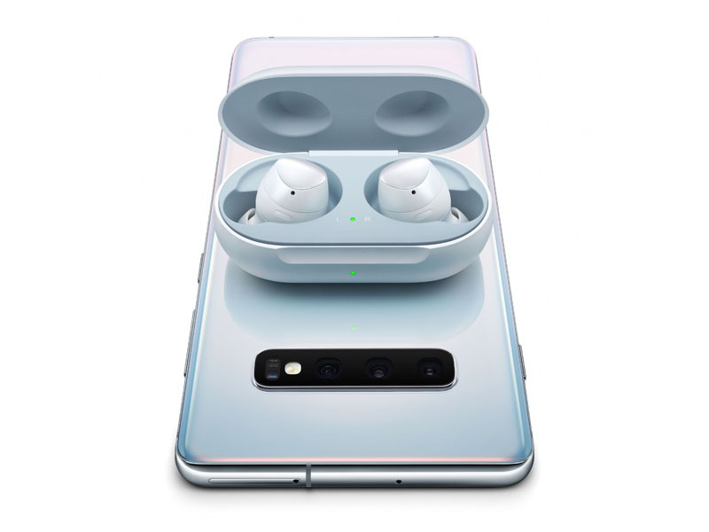 Galaxy S10から、Galaxy Budsを充電する事も可能