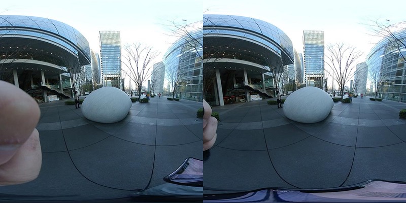 本体を手に持って撮影した際の、意図しない映り込みの例