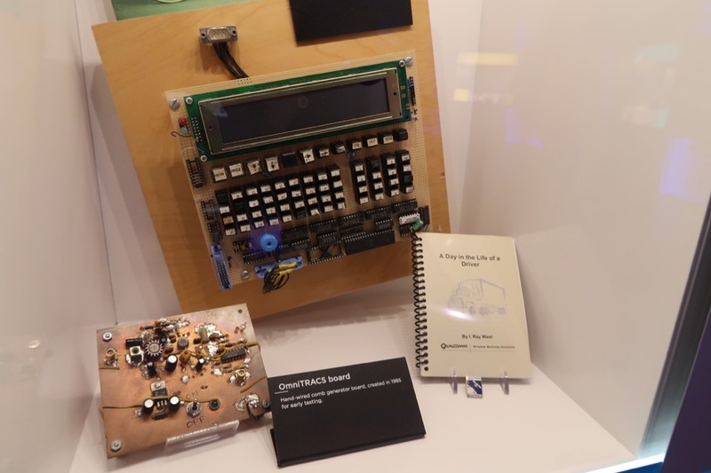 創業期のQualcommを支えた「OmniTRACS」(The Qualcomm Museumの展示)