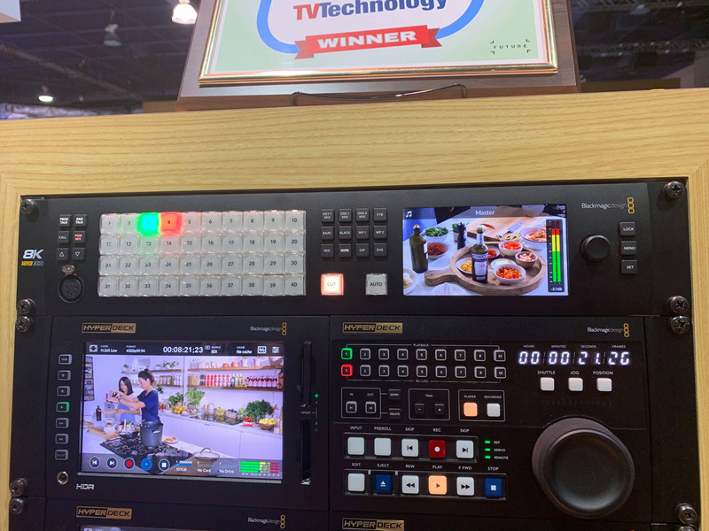 一番上の2U部分が8Kスイッチャー「ATEM Constellation 8K」