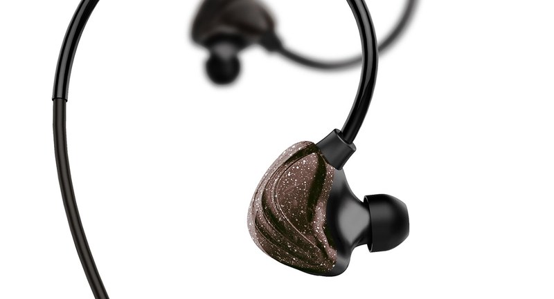 10mm径のダイナミック型ドライバーを採用