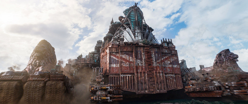移動都市/モータル・エンジン<br/><span class="fnt-70">© 2018 MRC II Distribution Company L.P. and Universal Studios. All Rights Reserved.</span>