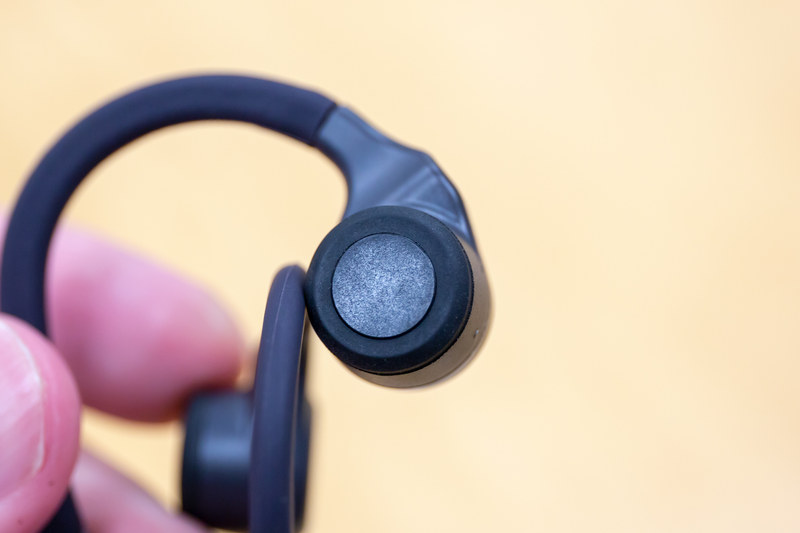 10mm径の骨伝導デバイス