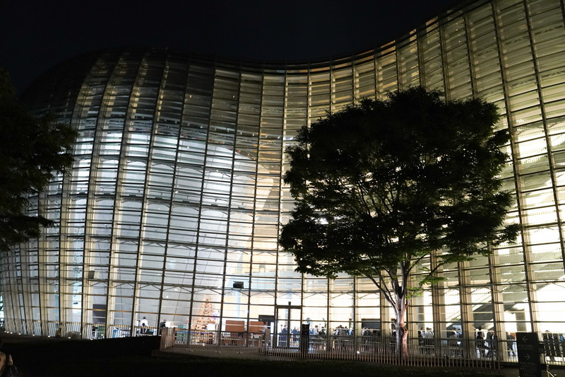 会場は国立新美術館