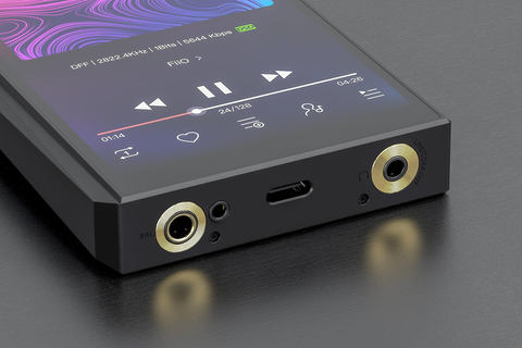 FiiO、2.5/3.5/4.4mm出力搭載、AK4493×2のプレーヤー「M11
