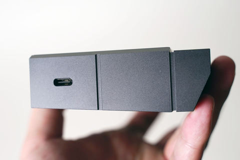 鳥居一豊の「良作×良品」】AKの巨大ポータブルプレーヤー「KANN CUBE