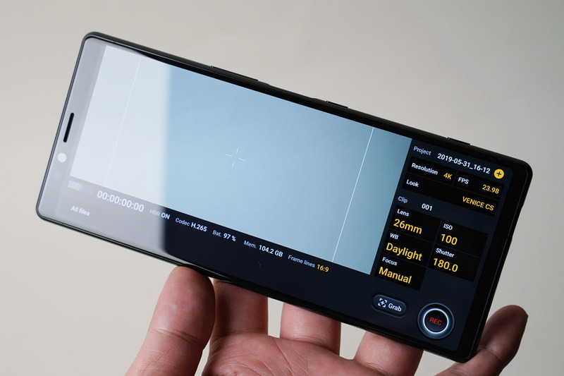 撮影では横向きが多くなりそうだ