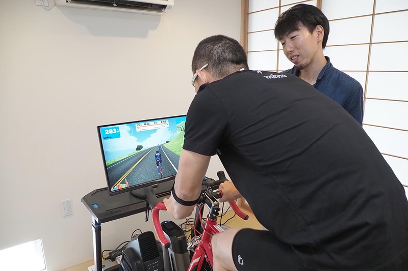 今回の企画に協力いただいたWahoo Fitness Japanの樋澤光紀さん(右)