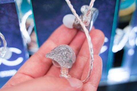 unique melody maverick iii (カスタムiem) Unique Melody】新作カスタムIEM「MAVERICK III」発売開始の