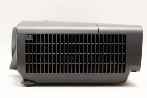 西川善司の大画面☆マニア】強みは良好な“シネマカラー”。BenQ 約30万