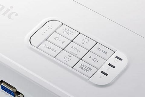 3,000ルーメンでUSB-C装備の映画&ゲーム向け短焦点プロジェクター - AV