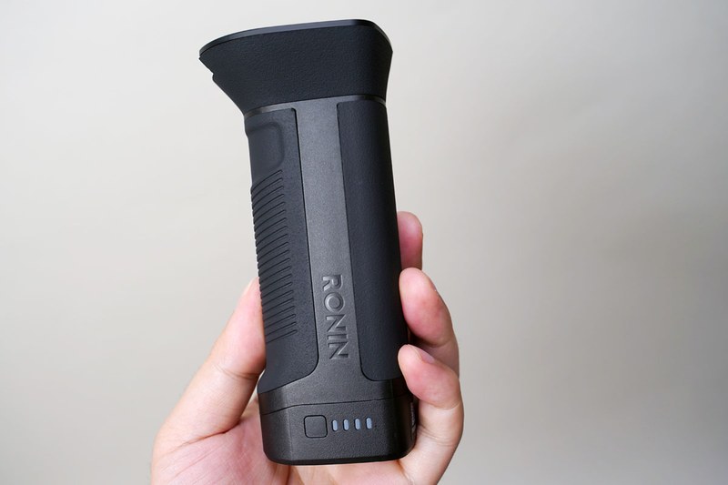 バッテリ用のグリップ部