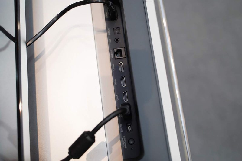 HDMIは入力×3、出力×1を搭載