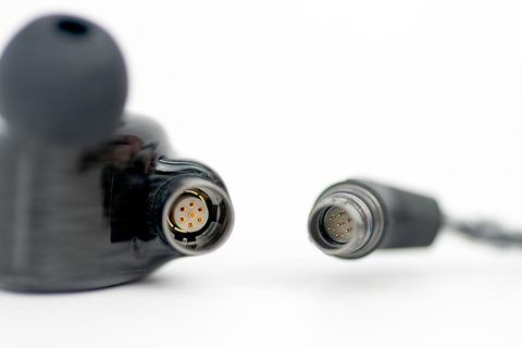 AK×JH Audio新たな最高峰イヤフォン「Layla AION」。12ドライバで45