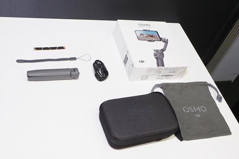 DJI、折り畳めるスマホジンバル「Osmo Mobile 3」。片手で本格撮影