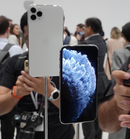 西田宗千佳のRandomTracking】新iPhoneを体験。3眼化「Pro」の超広角