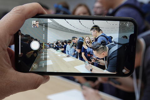 西田宗千佳のRandomTracking】新iPhoneを体験。3眼化「Pro」の超広角