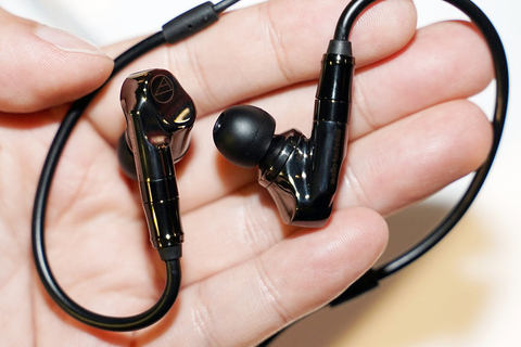 オーテク、世界初のダイナミック+パッシブラジエータ+BAイヤフォン