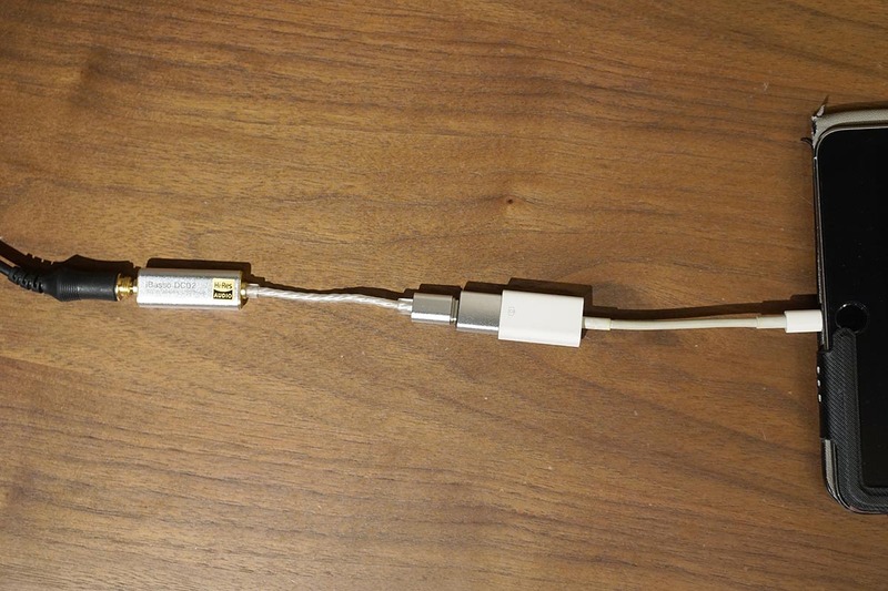 Lightning搭載のiOS端末はアダプターが多くなるため、オススメはしない