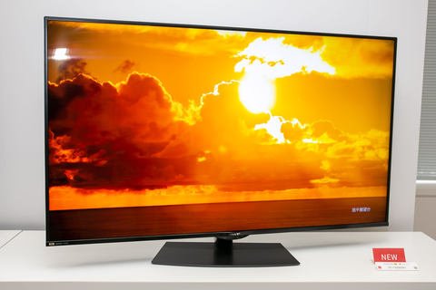 シャープ、約35万円の8K対応テレビ「AQUOS BW1」。メダリストエンジン