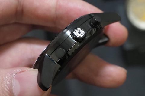 日本初スター・ウォーズ公式スマートウォッチ。“光と闇”のソニーwena