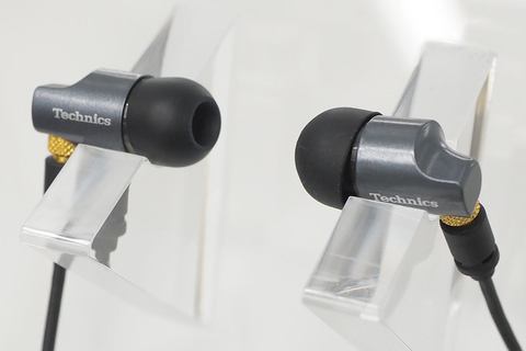 Technics初のイヤフォン。磁性流体採用&超高域100kHz再生、12万