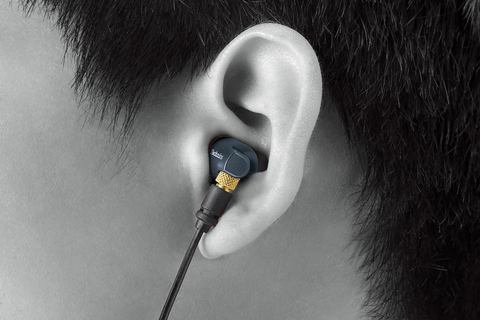 Technics初のイヤフォン。磁性流体採用&超高域100kHz再生、12万