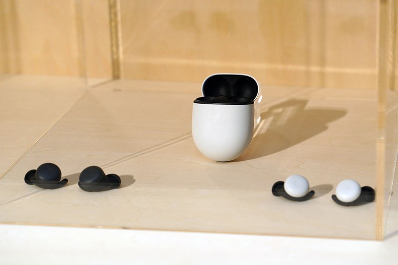 イヤフォンの「Pixel Buds」