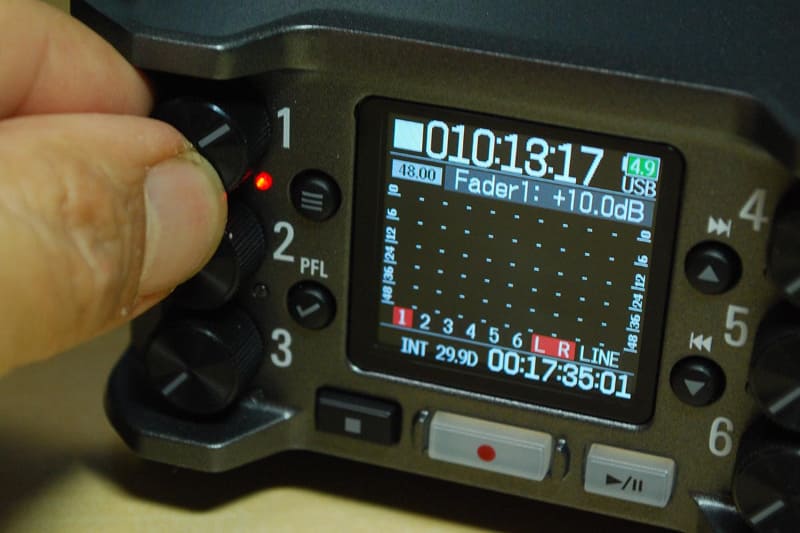 入力ゲインのノブ