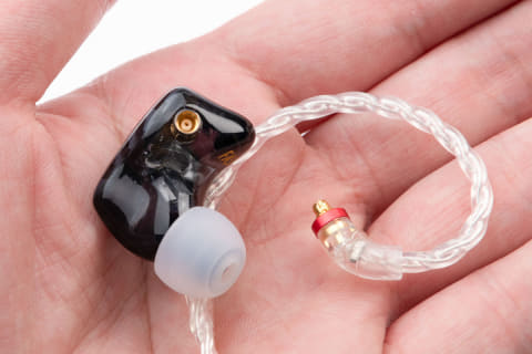 FiiO × e☆イヤ共同開発の3BAイヤフォン「FA5e」。24,900円で300 FiiO × e☆イヤ共同開発の3BAイヤフォン「FA5e」。24,900円で300