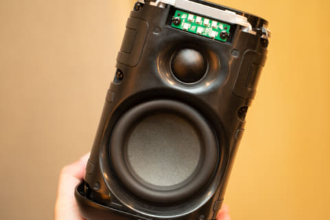 DENON スピーカー ブラウン 音質は思ったよりも微妙だけども、悪くは無い、なんとも微妙な
