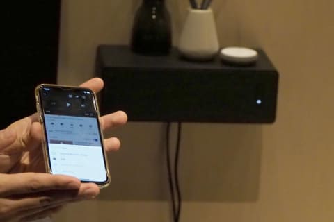 イケアとSonos共同開発のWi-Fiスピーカー「シンフォニスク」。照明一