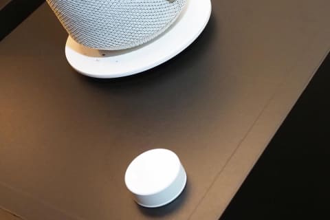 イケアとSonos共同開発のWi-Fiスピーカー「シンフォニスク」。照明一