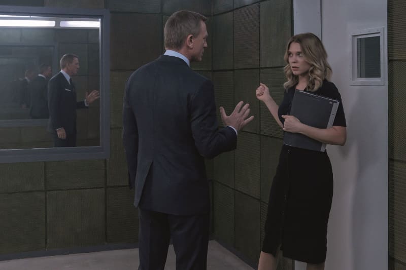 レア・セドゥ(写真右)