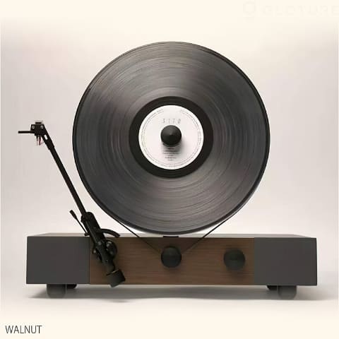 縦置き再生で盤面が映えるレコードプレーヤー。Bluetooth伝送も