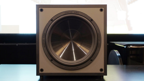 鳥居一豊の「良作×良品」】キューブ型スピーカーとデノンAVアンプで