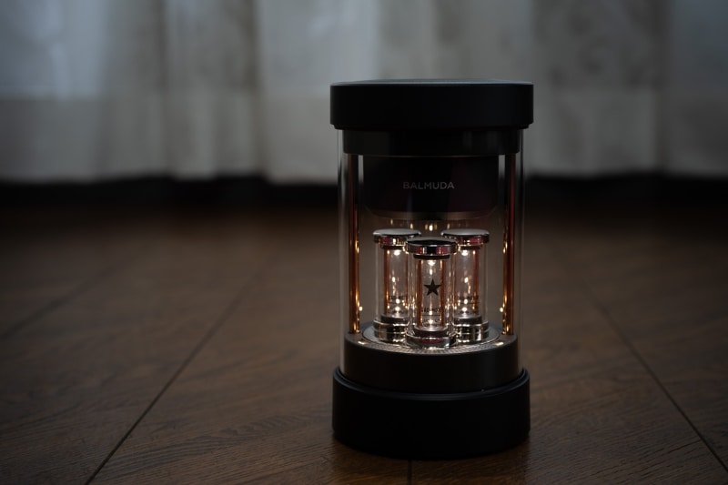 3つのチューブは“3ピースバンドのミュージシャン”をイメージ