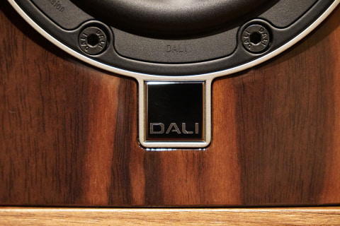 レビュー】とろける響きに緻密なディテール。約18万円のDALI小型