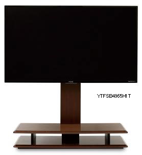 49～65型までのテレビが取付けできる「YTFSB4965H1T」。写真は65型のテレビを取り付けた場合