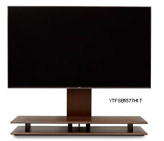 55～77型までのテレビが取付けできる「YTFSB5577H1T」。写真は75型のテレビを取り付けた場合