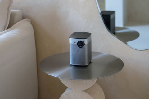 最高800ルーメンのAndroid TV搭載ポータブルプロジェクタ - AV Watch